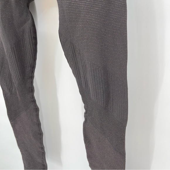 ATHLETA Shimmer Seamless Tight Espresso Legging Size Medium Gold Brown LIKE NEW - Picture 3 of 8